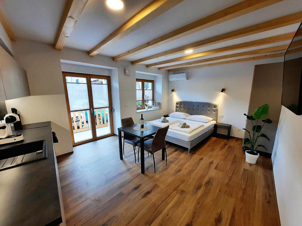Apartments Hlapi With Spa Kobarid Extérieur photo