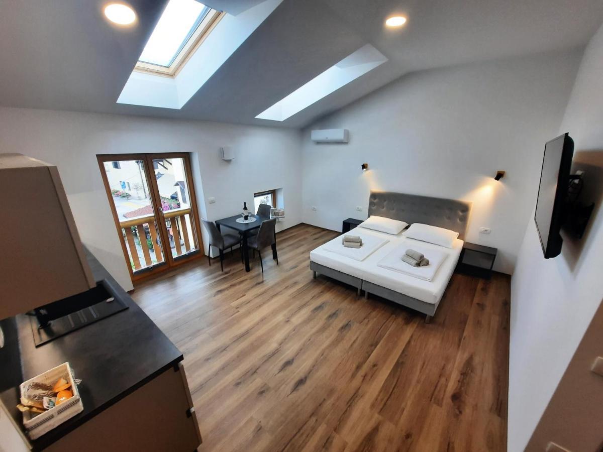 Apartments Hlapi With Spa Kobarid Extérieur photo