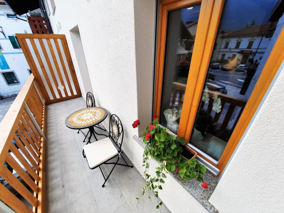 Apartments Hlapi With Spa Kobarid Extérieur photo